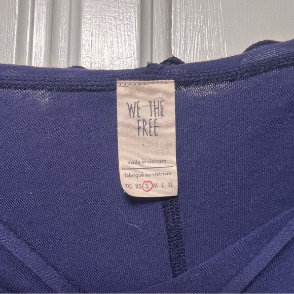 Free People Blue Birdcage Cropped Tee Lettuce Trim Boxy Boho Dark Blue Sz Small - Picture 6 of 9